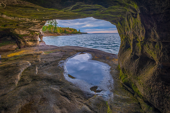 PARADISE CAVE