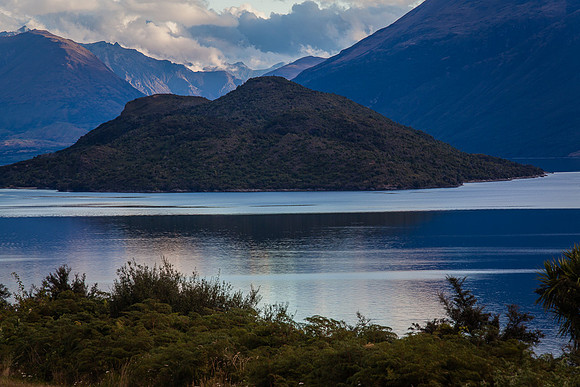 LAKE WAKATIPU